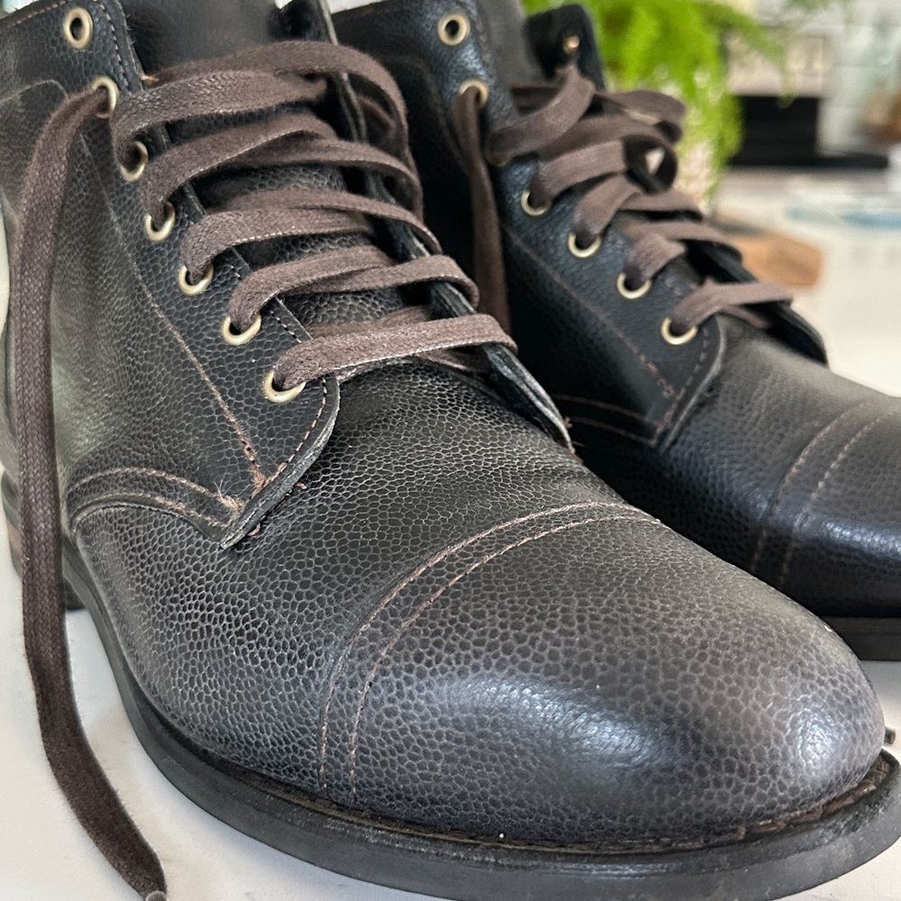 Allen Edmonds Promontory Point Pebbled Black Boots - Picture 4 of 8